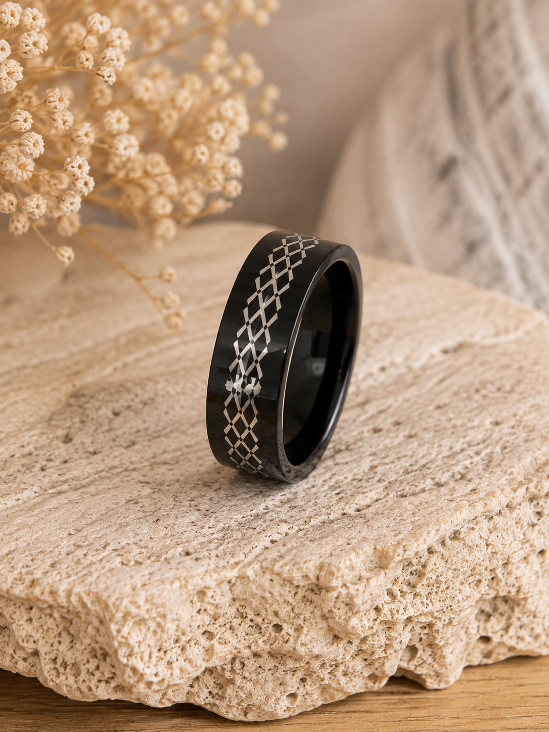 Bague noire motif géométrique argenté en acier inoxydable – Tailles 53 et 57 – Image 2