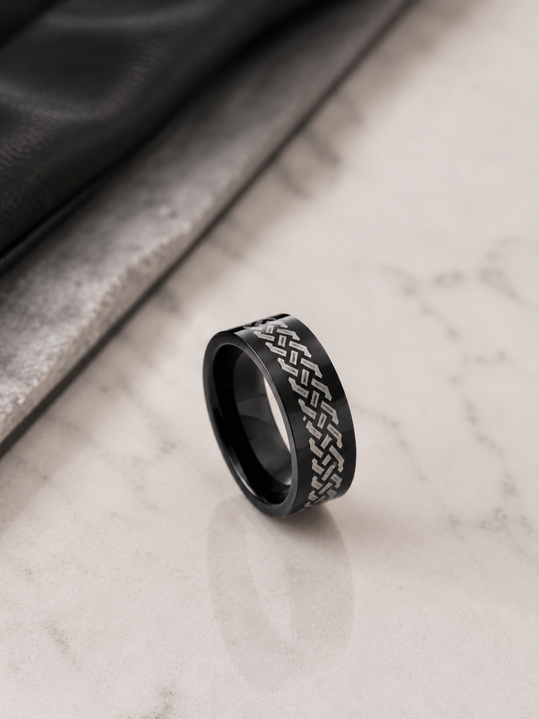 Bague motif tressé noir & argent – Acier inoxydable - Taille 66 – Image 2
