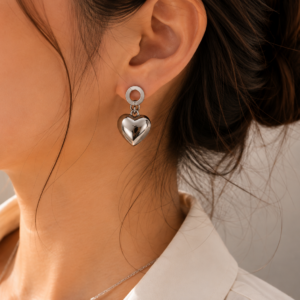 Boucles d’oreilles cœur argentées en acier inoxydable