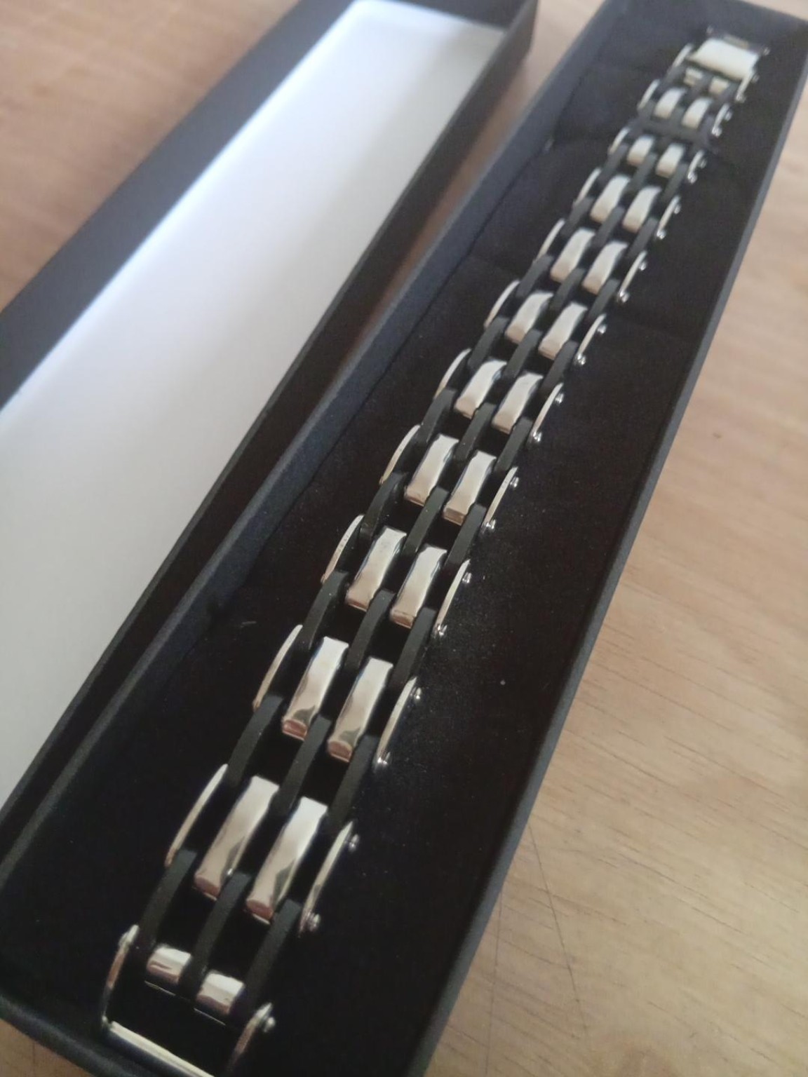 Bracelet noir et argent à maillons – Design élégant et moderne – Image 2