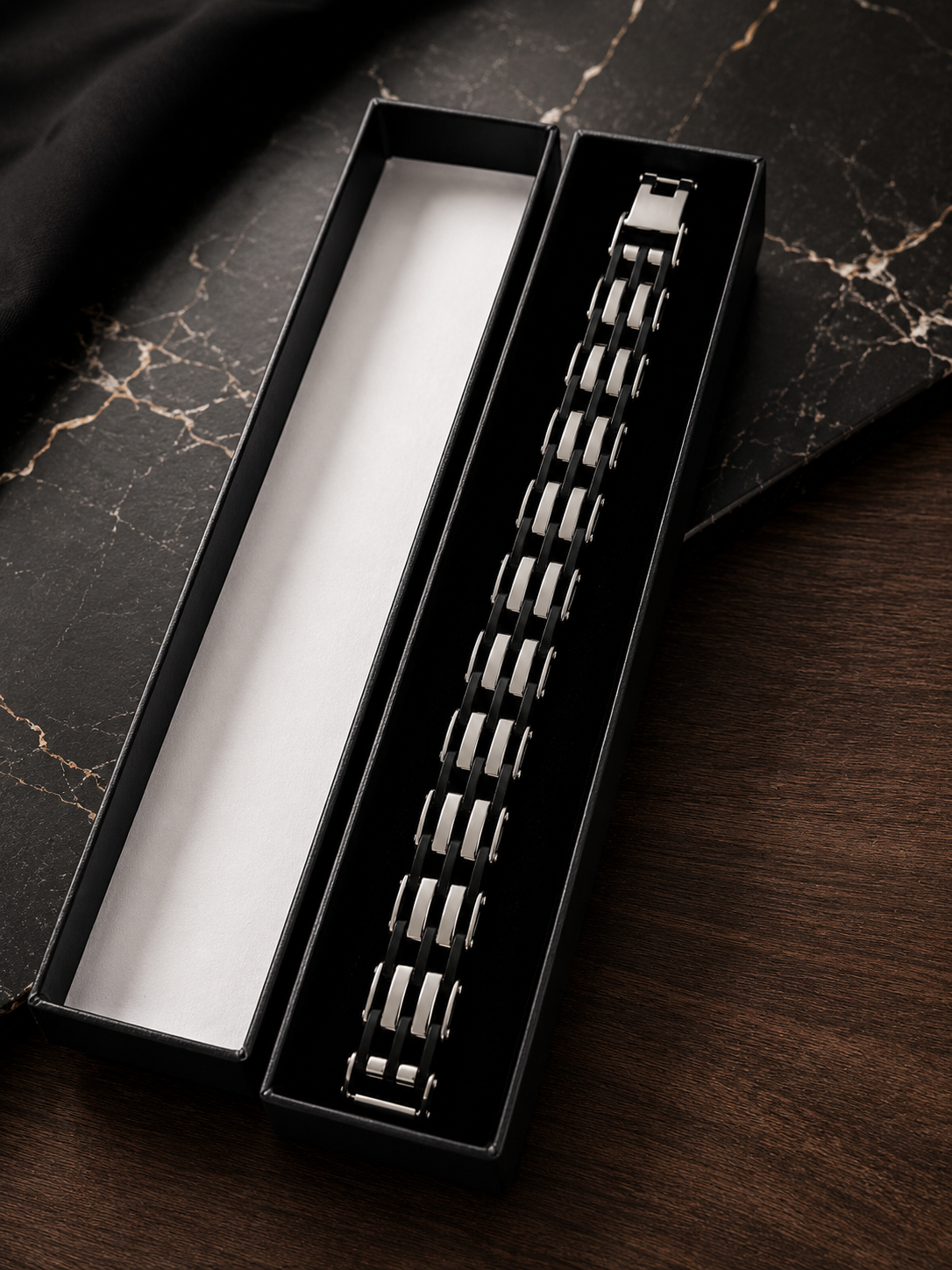 Bracelet noir et argent à maillons – Design élégant et moderne