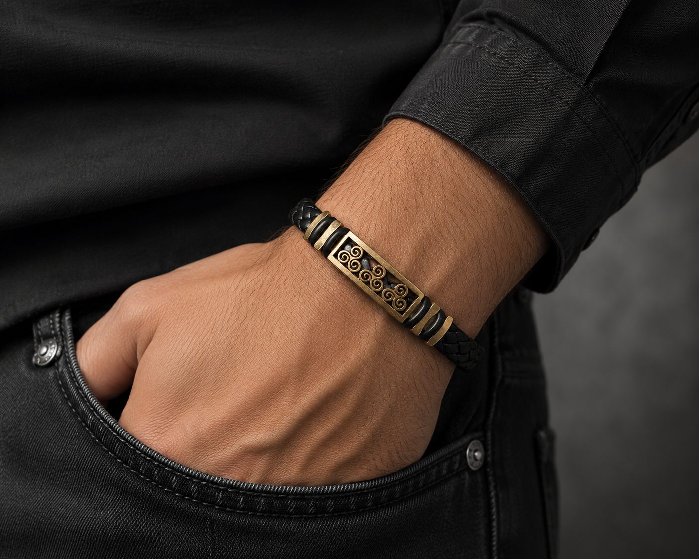 Bracelet Homme Cuir Tressé & Acier Inoxydable – Motif Celtique Doré