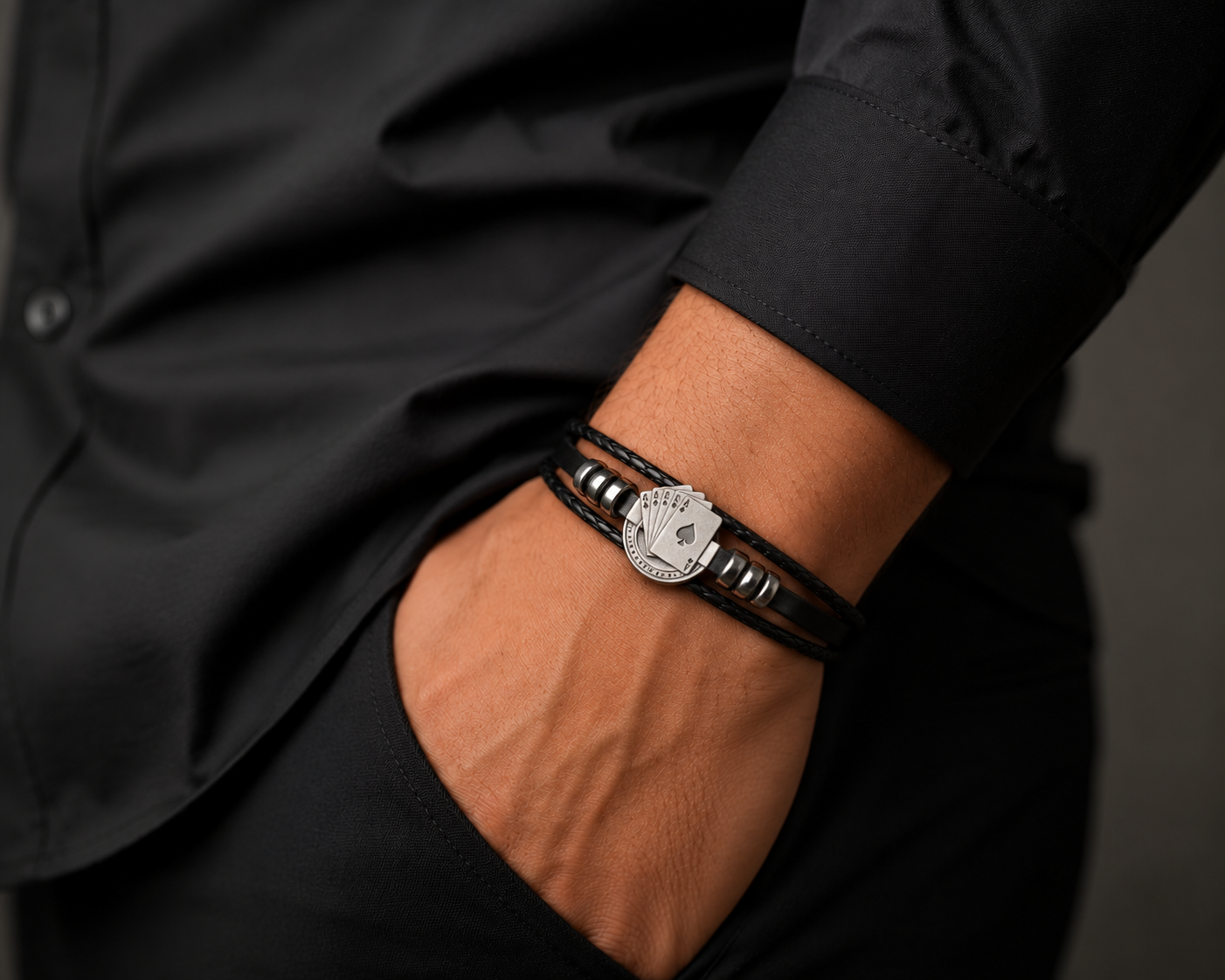 Bracelet Homme Poker – Cuir Tressé & Acier Inoxydable